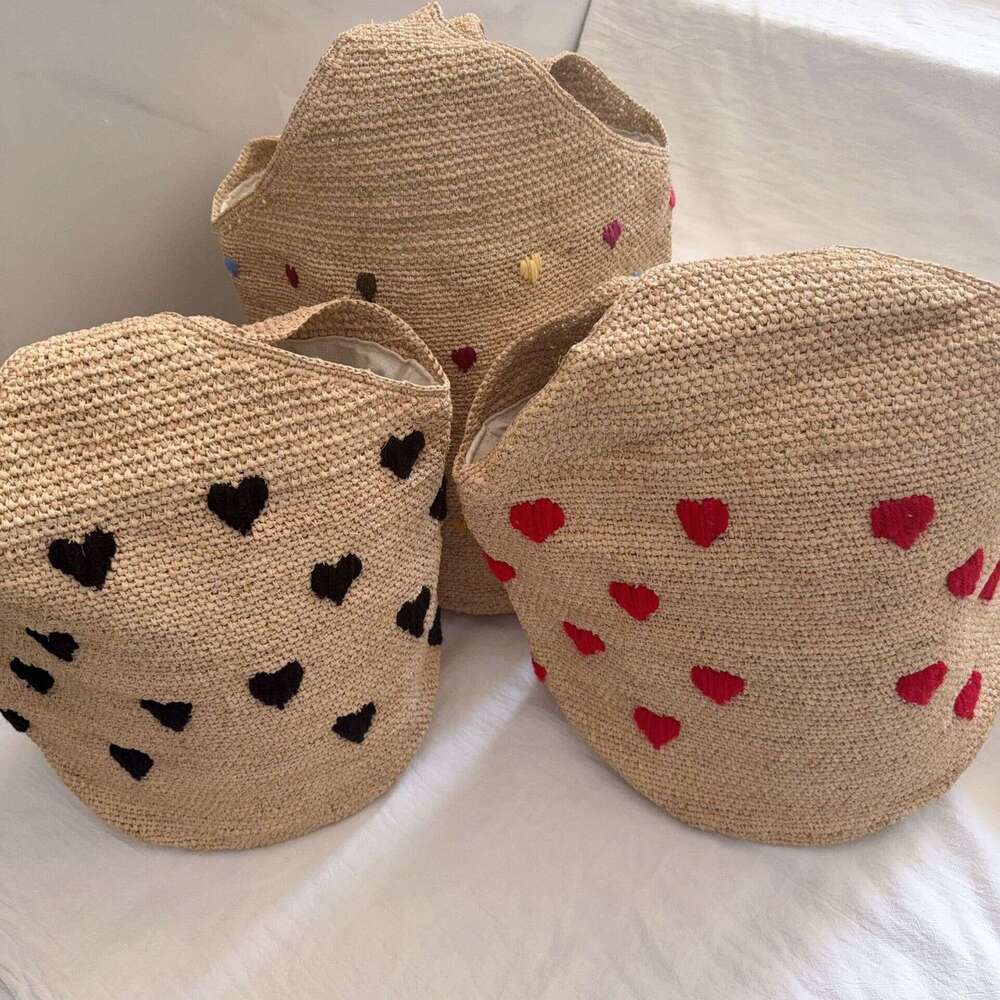 Ins Style Resort Beach Bag Handmade Hook Lafite Grass Bucket Women S Summer Shoulder Bag Heart Embroidery Fashionable And Versatile Beach Vacation Sty