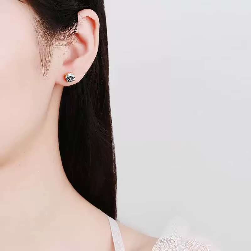 Sterling Silver Diamond Earring 0.3/0.5/0.8/1/2 Carat 4-Prong Setting Excellent VVS1 Moissanite Silver Earrings