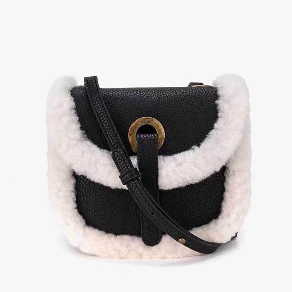 2025 011 store Designer luxury Women's Women's New Autumn Winter Suede Saddle Fur Lamb Wool Single Shoulder Crossbody Casual Plush Bag Monta