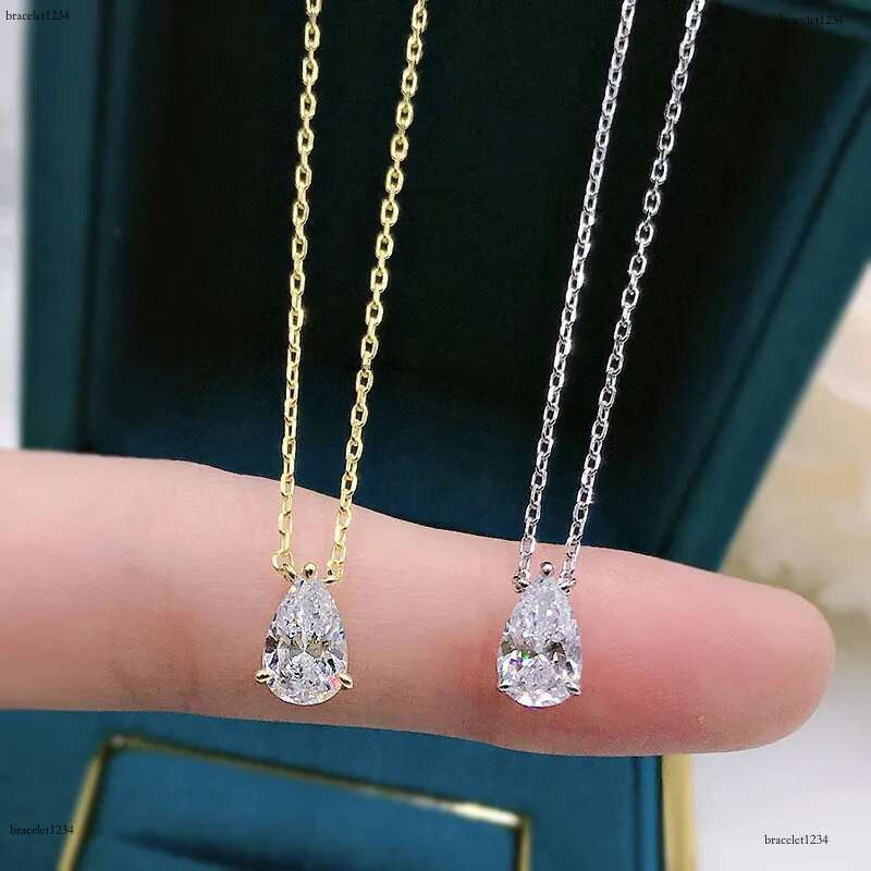 Choucong 2024 Water Drop Pendant Simple Fine Jewelry Real Sterg Sier Pear Cut White Moissanite Dia Gemstones Party Women Gold Earring Gift
