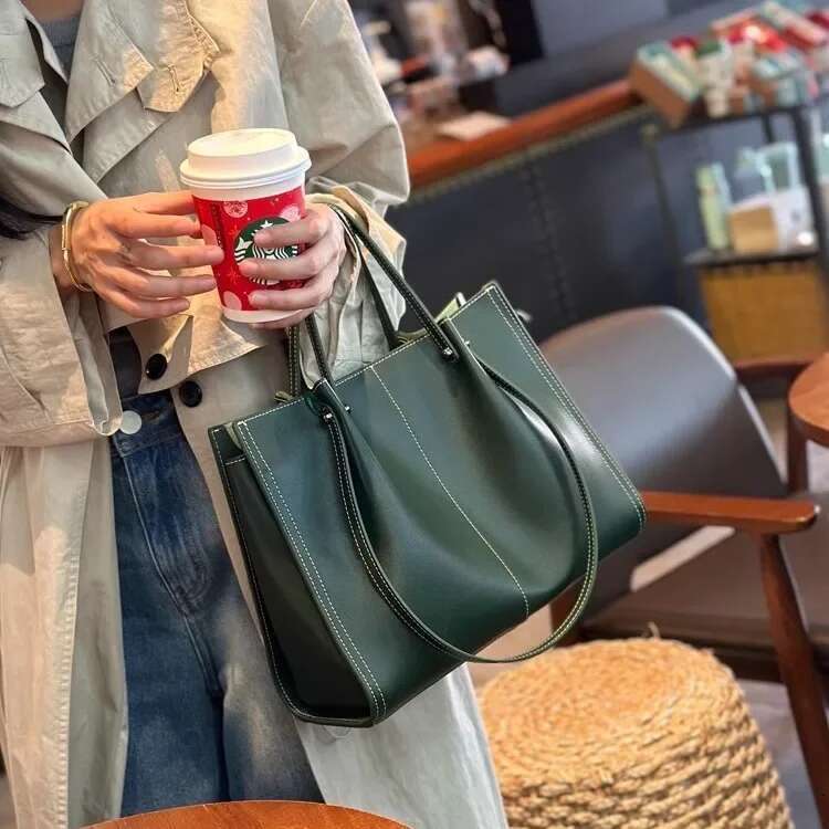 Designer's bag Women 2025 Capacity Leather Women's Tote Cowhide Shoulder Commuter Large Designer Bag