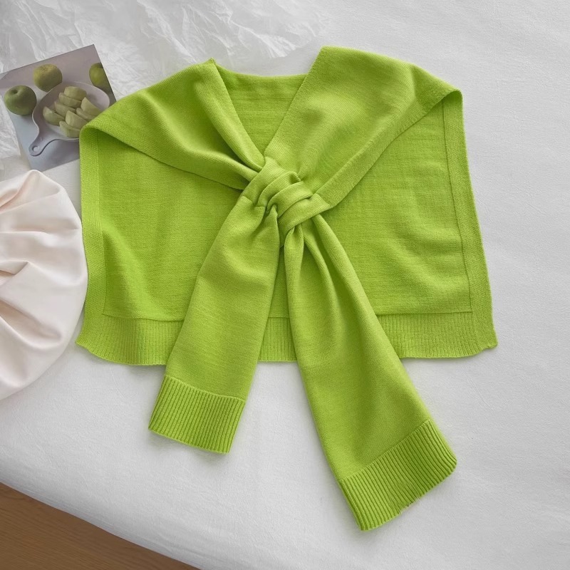 K490 YILIAN British new design fixed cross wool knitted small shawl autumn and winter warm cervical vertebrae shoulder shawl for women
