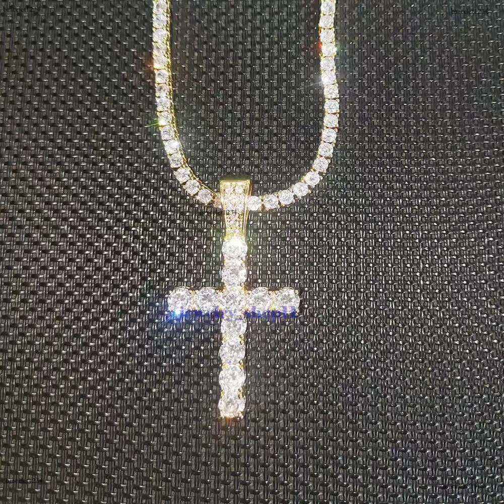 New Cross Personalized Side Glow Set Pendant Necklace Cuban Chain Hip Hop Personality necklace jewelry Moissanite dia gold Sterg Sier