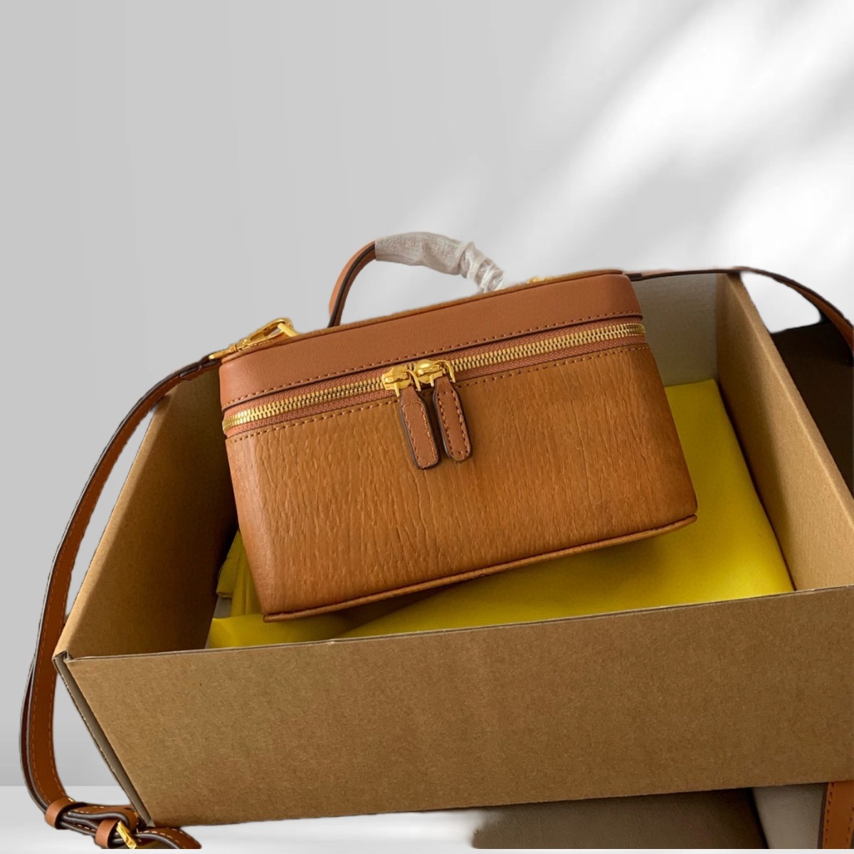 New Brown crossbody bag Winter Style For Women messenger bag large capacity classic mens bag fashionable bag leather high quality Shoulder Bag