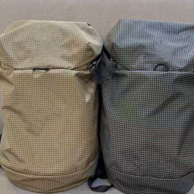 New L Outdoor Casual Multifunctional Plaid Large Capacity Trendy Fashionable Unisex Backpack Lightweight School Bag High Quality Luxury Bag