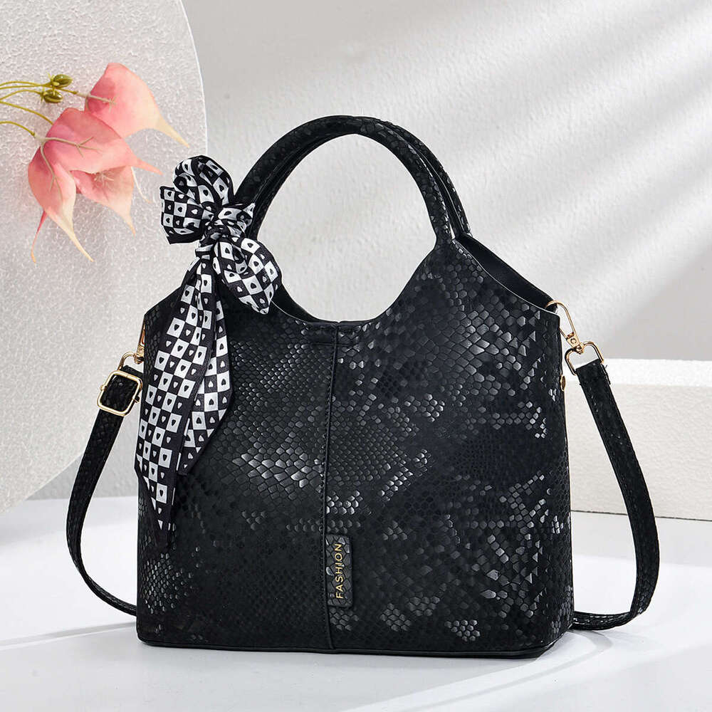 New Fish Scale Pattern Handbag With Light Luxury Sequin Design, High-End Texture, Single Shoulder Bag, Fashionable And Versatile Crossbody Bag