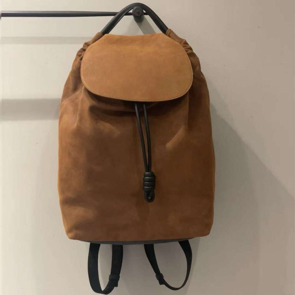Luojia's new summer cowhide is a casual, simple, large capacity, soft leather, and high-end backpack