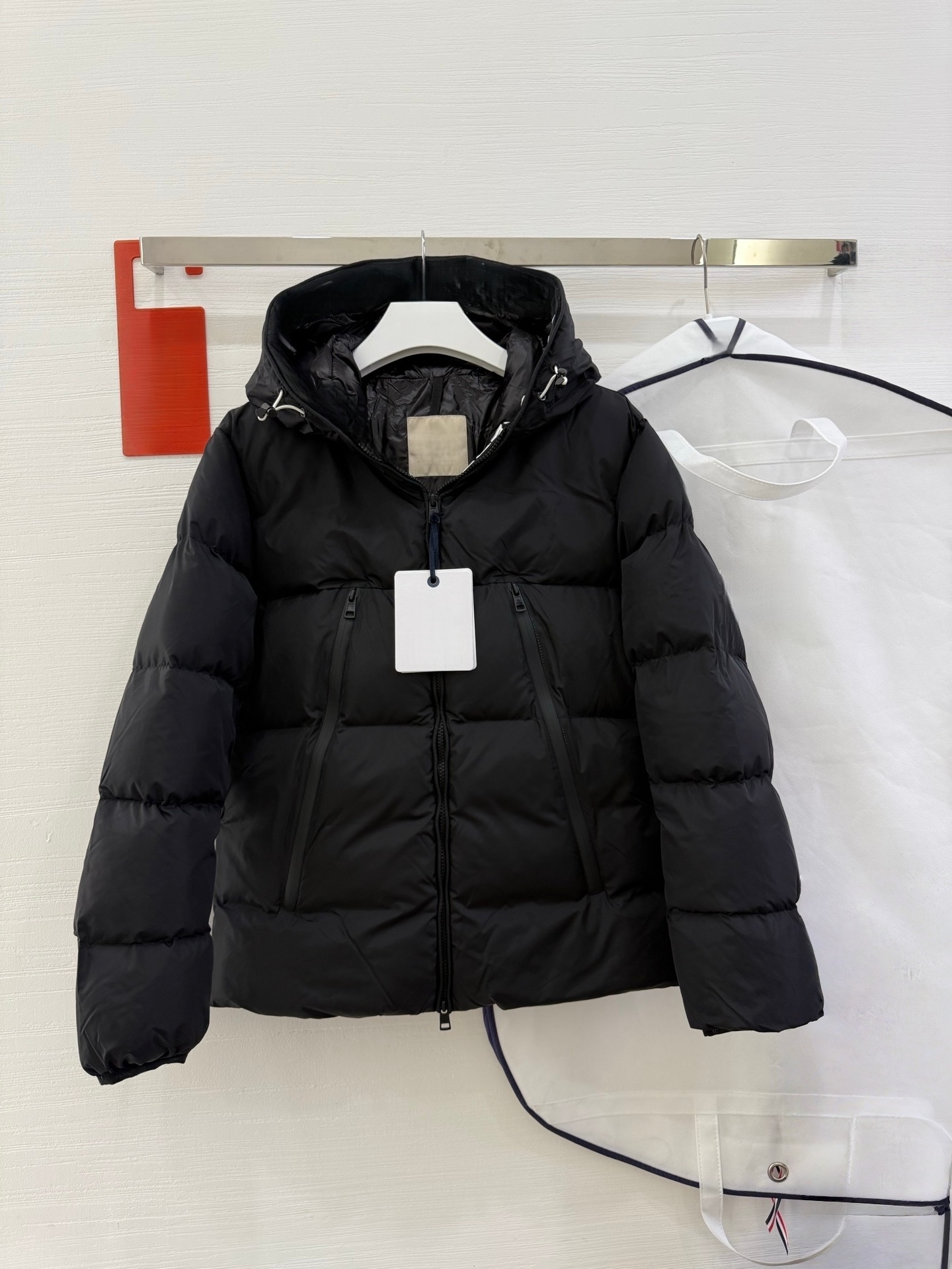 2025 Autumn/Winter Men's New Style: Simple, Warm, Versatile, Casual, and Relaxed Hooded Down Jacket