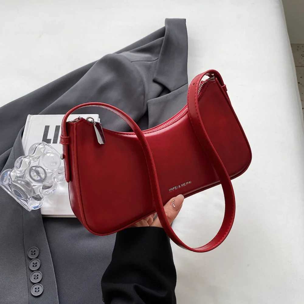 Small Cute Underarm Shoulder Bags for Women 2024 Trend Design Leather Handbags and Purses Y2K Silver Red Hand Bag Women BagXJ250508