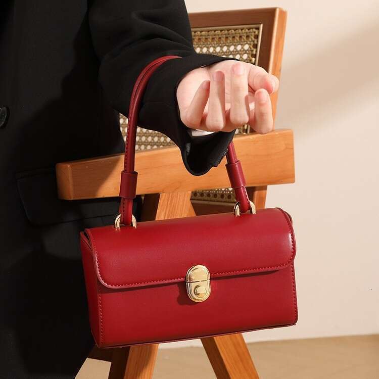 Bridal Wedding Gift Red Handbag Women S New High End Niche Commuting Crossbody Box Bag