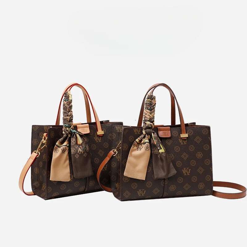 Retro-Chic Crossbody Clutch Bag For Women - Modern Solid Color Leather Purse With Chain Strap