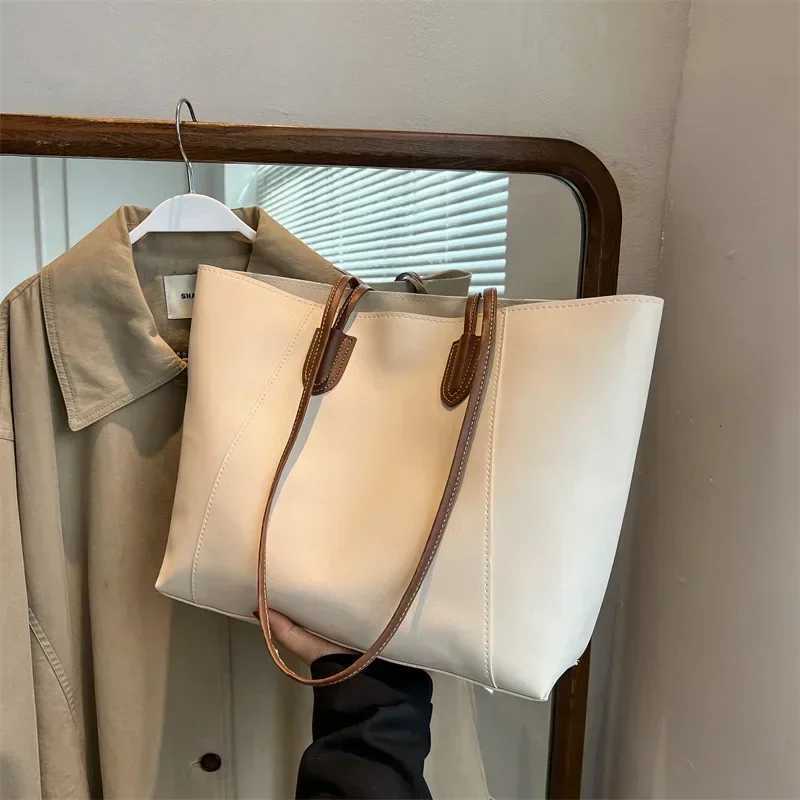 Hot selling lightweight sewing thread Pu zipper womens handbag 2024 new fashionable womens makeup shoulder bag handbag W250421