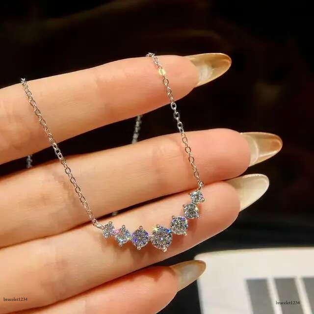 Fine Jewelry Twin Heart Halo Shape Dia Moissanite Pendant Necklaces Sterg Sier Chain For Women Engagement
