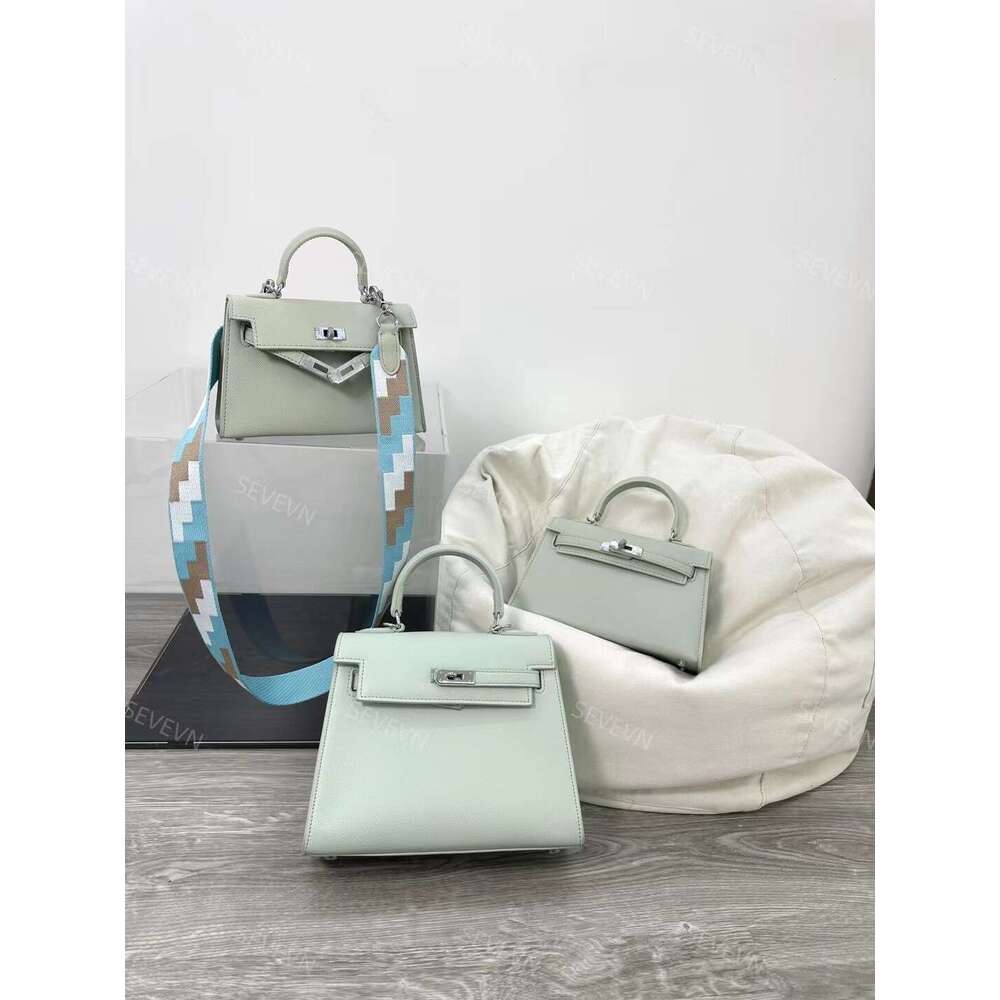 Modern Minimalist Unisex Faux-Leather Clutch with Detachable Straps Ideal for Any Social Event