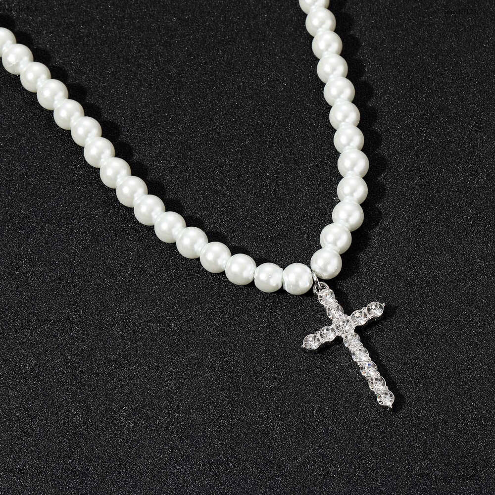 Luxury designer 8/10mm Ice out VVS Moissanite pearl clavicle chain Hip Hop fashion men's and women's cross Necklace pendant Free delivery