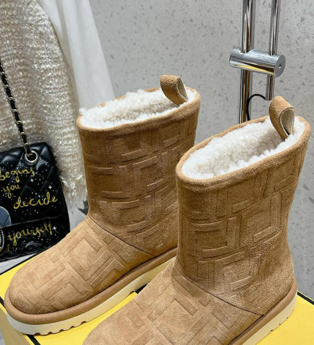 Apres chic casual snow Men's women's ski designer womens autumn and winter boots cowhide leather upper lamb wool lining rubber sole 35-44