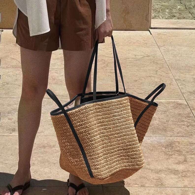 Ins Style Resort Beach Bag New Leather Shoulder Strap Contrasting Women S Large Capacity Seaside Vacation Style Bag Summer Grass Woven Bag KQ
