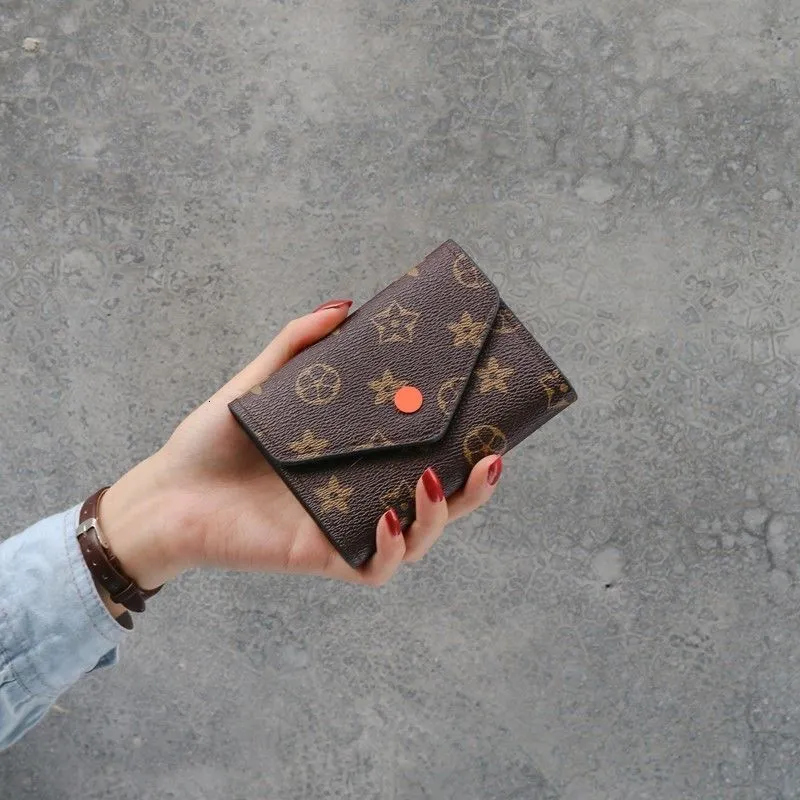 Luxury Women's Wallets: Small Coin Purse Designer Ladies Short Wallet - Versatile Retro Style