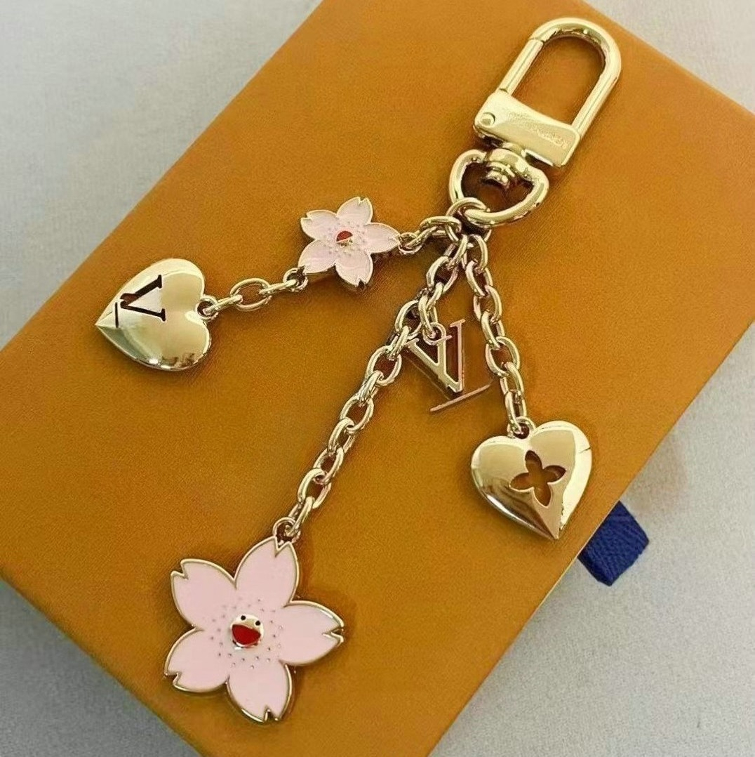 Cute Cherry Blossom Keychain Enamel Flower Pendant Key Chain Couple Car Key Holder Accessories For Women Girls Handbag Designer Jewelry