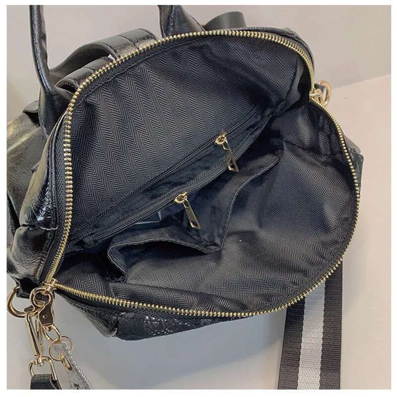 Personality Women Backpack Teenager Girl Large Capacity School Bag Fashion Sequins Travel Bagpack Female Soft Leather Backpacks