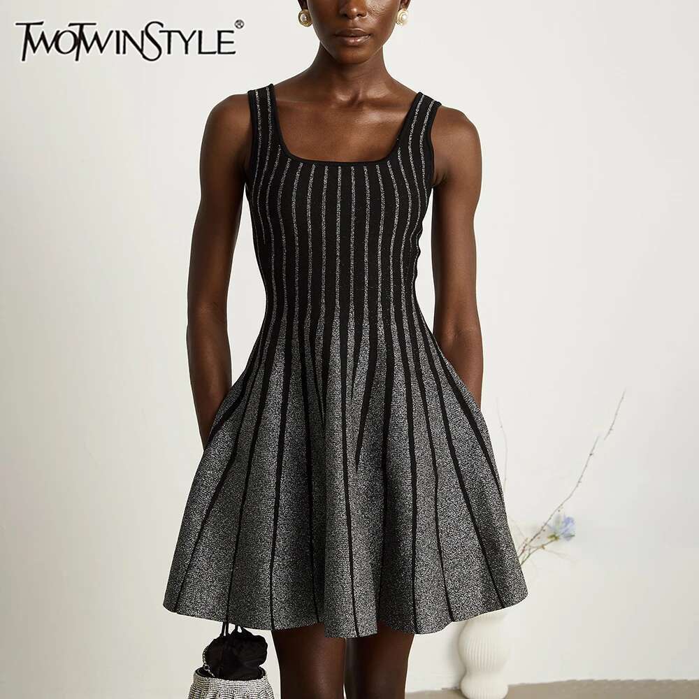 TWOTWINSTYLE Hit Color Slimming Fashion Tunic Dresses For Women Square Neck Sleeveless Patchwork Stripe Dress Female Clothing