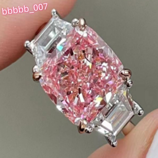 5.29 Ct Lab-grown Diamond Cushion Cut VS2IGI SHFancy Pink Ring Engagement Ring Setting
