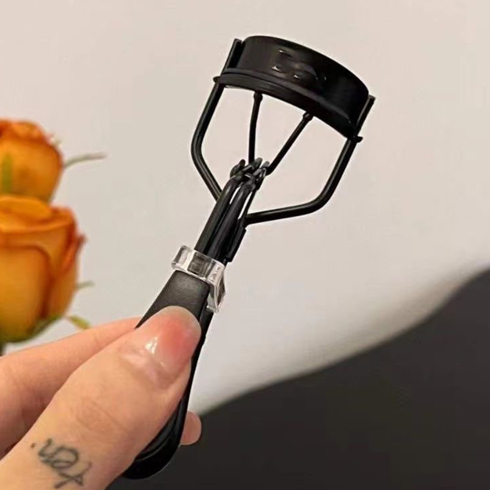 Designer Portable Makeup Eyelash Curler Makeup Tool with Lock Design, 38mm Wide Angle for Girl Valentine's Day Birthday