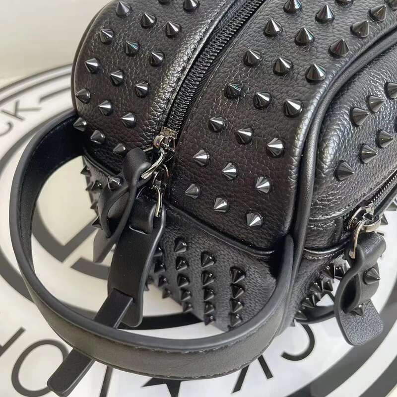 Fashion Casual Men's And Women's Bags Personality Riveted Hold Wash Wallet Mobile Phone Bag