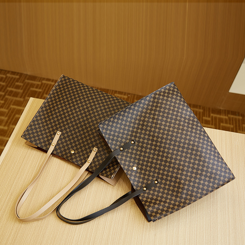 Womens Chic Crocodile Print Oversized Travel Bag Versatile Everyday Accessory tote bag