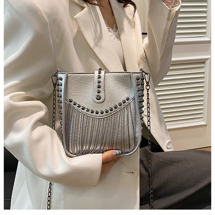 New Minimalist Series Designer Bucket Bag 2025 New Women's Designer Bag Punk Style Su Fashion Single Shoulder Slanted Body Mobile Phone High-end 