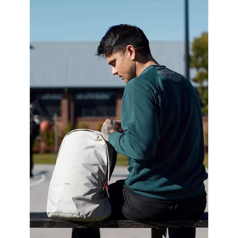 Australian Lite Daypack 20L Men And Women's Gym Waterproof Outdoor Travel Backpack