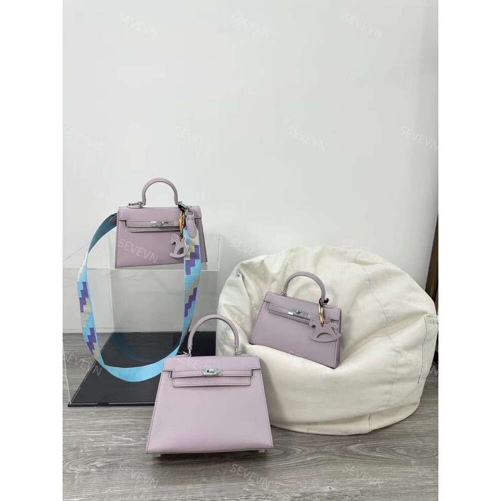 Modern Minimalist Unisex Faux-Leather Clutch with Detachable Straps Ideal for Any Social Event