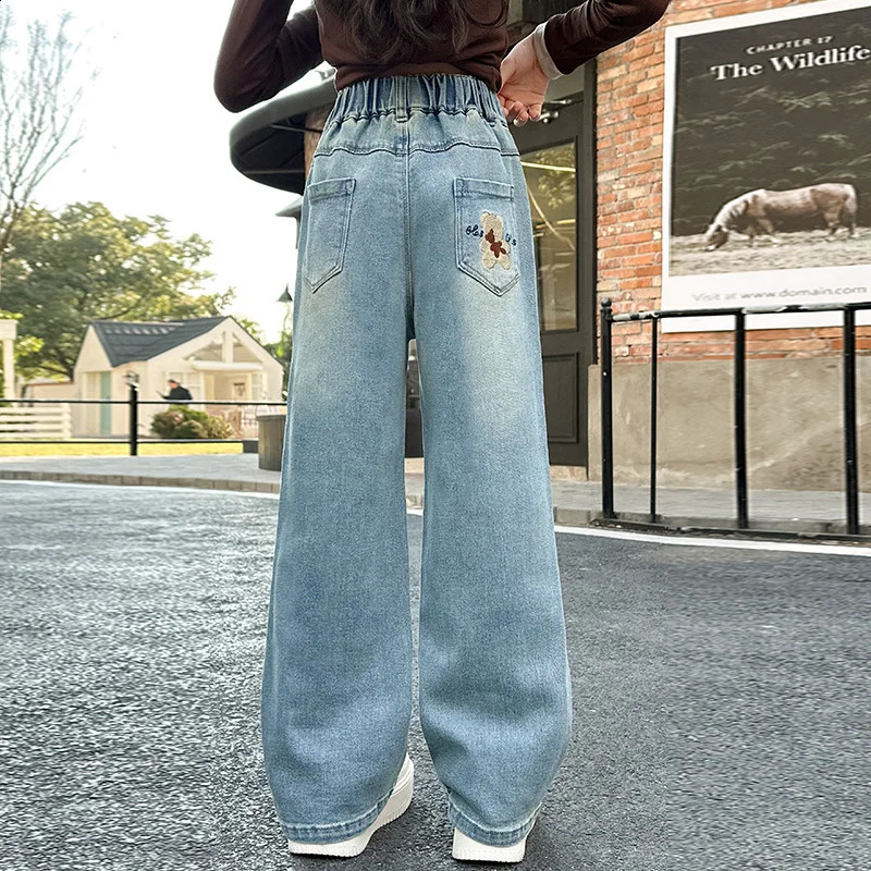 Girl Bear Jeans Wide Legs 2025 Product Fashionable and Versatile Medium Large Childrens Weight Loss Loose Casual Pants 250414z