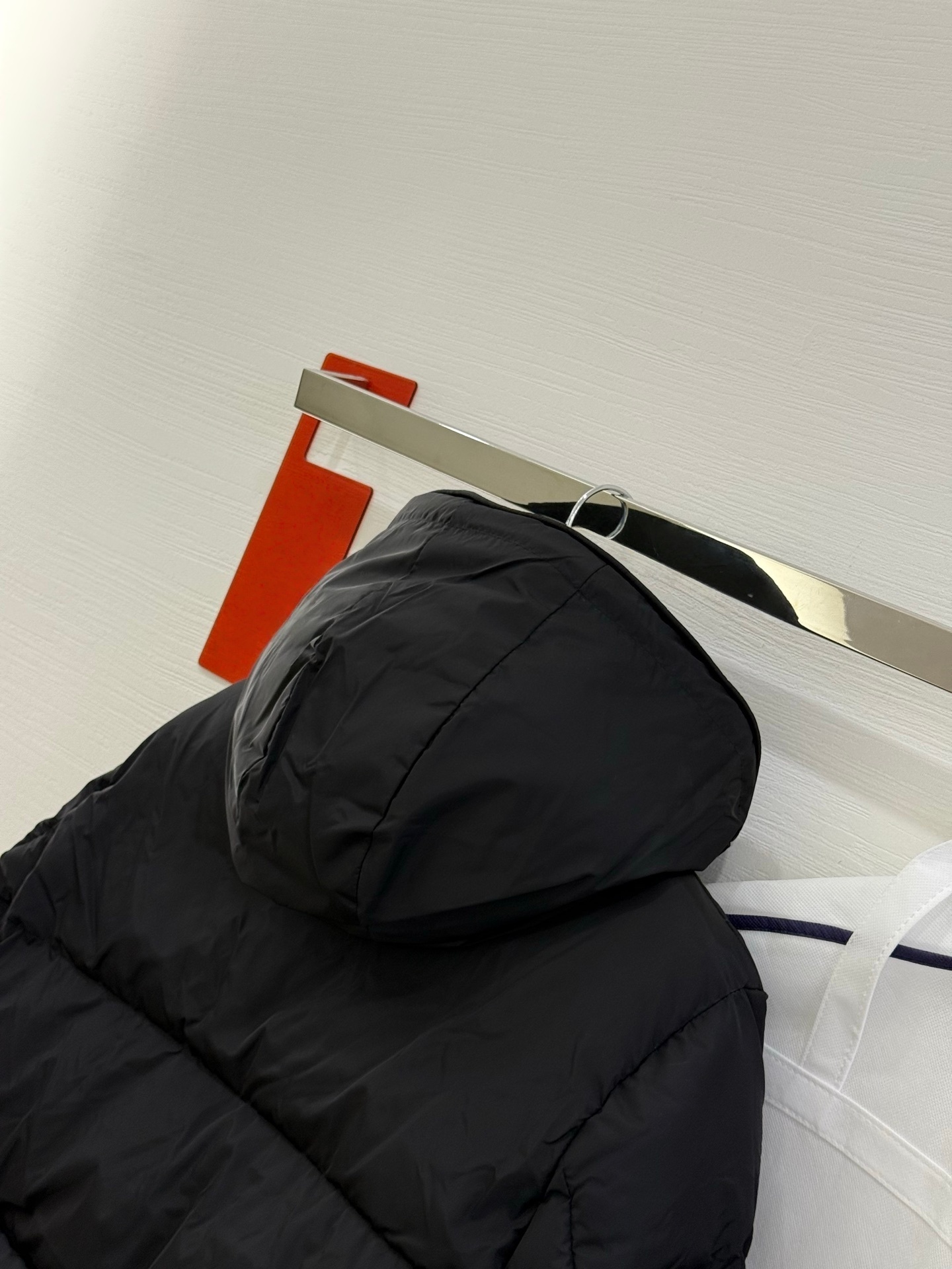 2025 Autumn/Winter Men's New Style: Simple, Warm, Versatile, Casual, and Relaxed Hooded Down Jacket