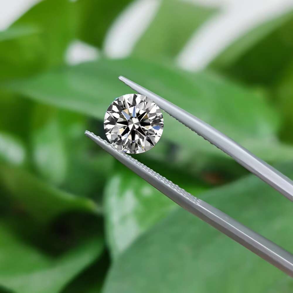 4 Prongs Set Classic Diamond Studs Round Cut 0.5-1.0cttw Hpht Lab Grown Diamond IGI Certified Earrings 18k Gold for Daily Wear
