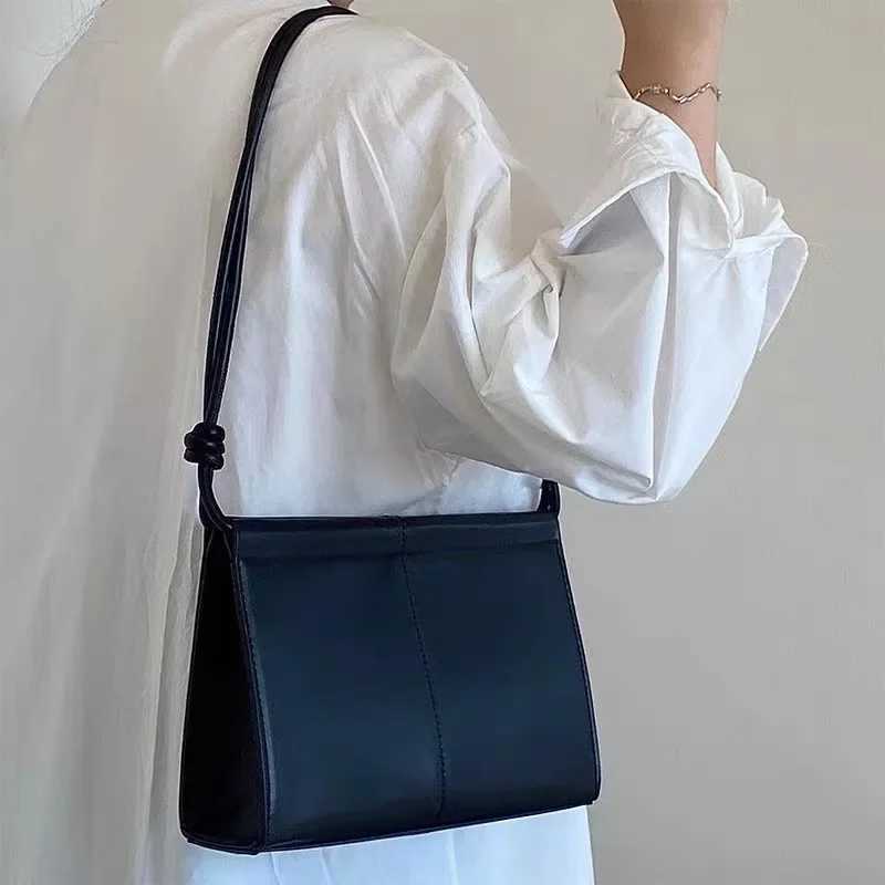 2025 Niche Design New Womens Bags Height Texture Ins Korean Style Cold Style Underarm Bag Women Square Sling Bag Shoulder BagXJ250508