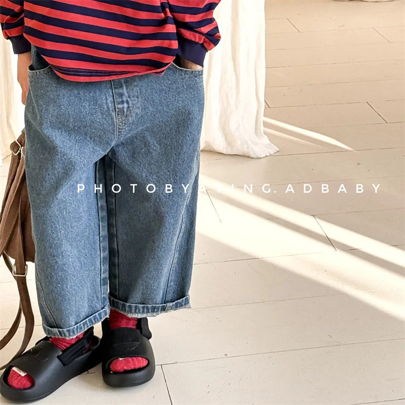 Spring 2025 Korean baby boy harem pants denim sticker pocket elastic childrens loose fit jeans 250414z