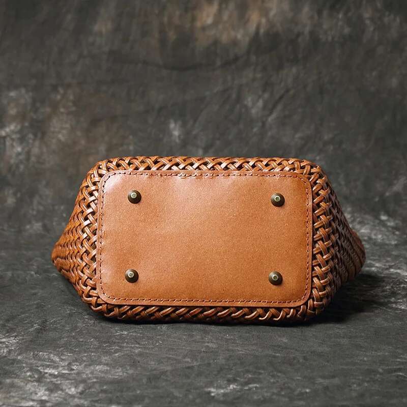 Cowhide Woven Women's Handmade Bag With Genuine Leather Texture, Casual Niche Retro French Hand-Held Shoulder Bag, New