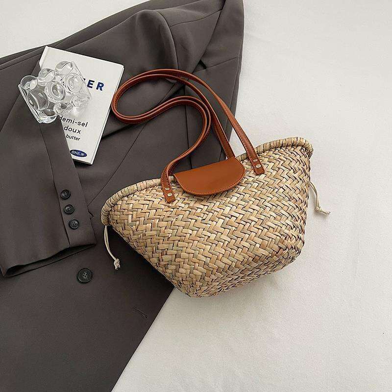 Ins Style Resort Beach Bag Summer Woven Bag Women S Large Capacity New Leisure Vacation Basket Beach Single Shoulder Bucket Bag KQ