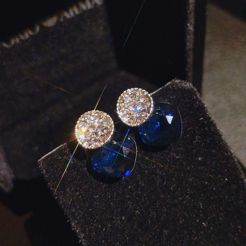 Cold Wind 2025 New Trendy Imitation Crystal Blue Women's Sier Needle Temperament Personalized Sparkg Dia Earrings