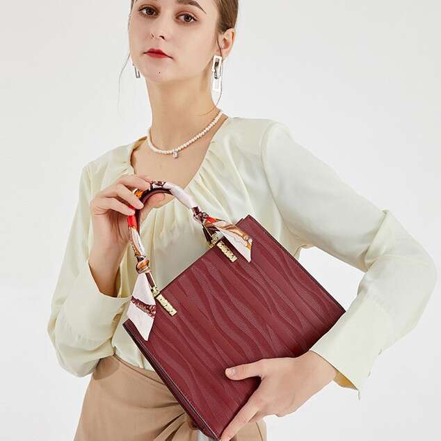 Middle Aged Women S Mother S Handbag New Trend Large Capacity Red Bag Wedding Bag