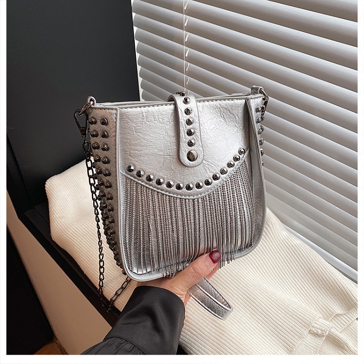 New Minimalist Series Designer Bucket Bag 2025 New Women's Designer Bag Punk Style Su Fashion Single Shoulder Slanted Body Mobile Phone High-end 