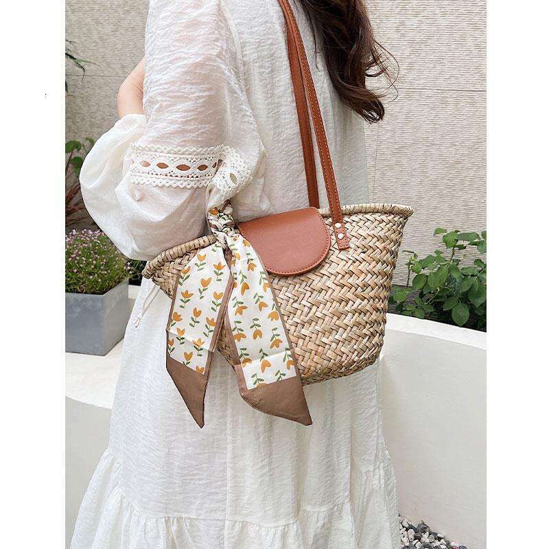 Ins Style Resort Beach Bag Summer Woven Bag Women S Large Capacity New Leisure Vacation Basket Beach Single Shoulder Bucket Bag KQ