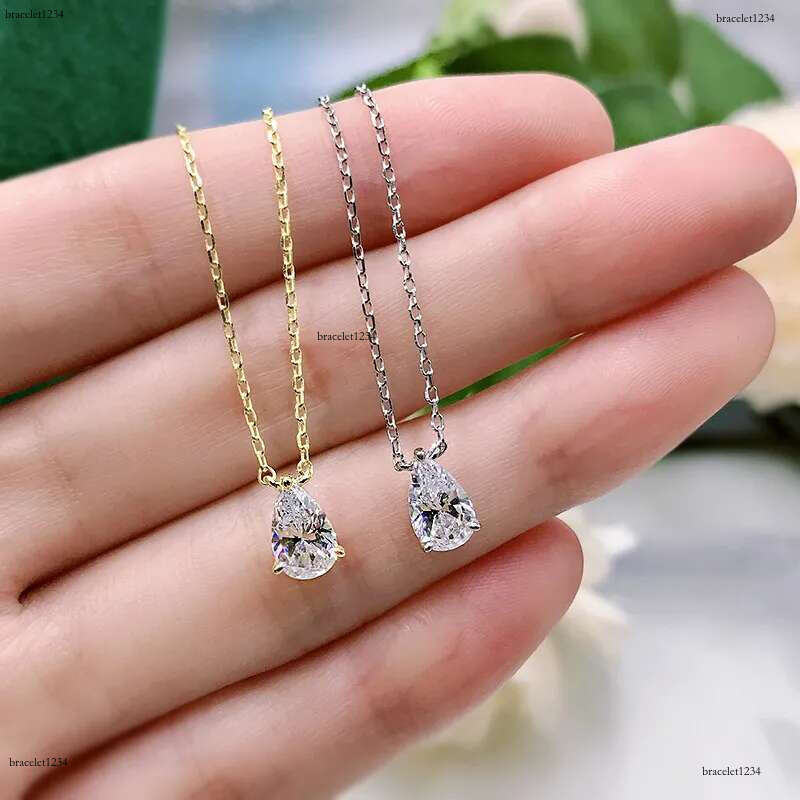 Choucong 2024 Water Drop Pendant Simple Fine Jewelry Real Sterg Sier Pear Cut White Moissanite Dia Gemstones Party Women Gold Earring Gift