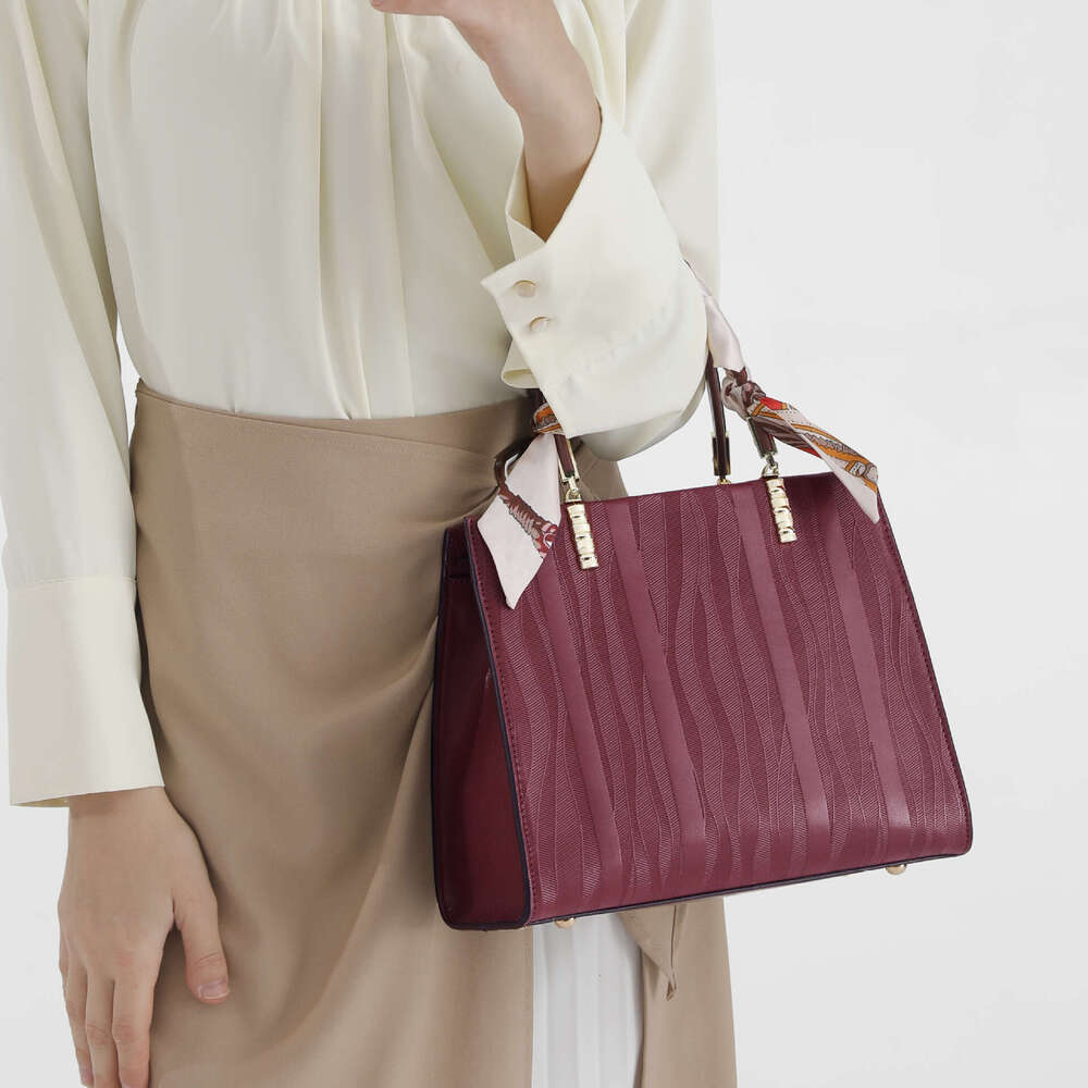 Middle Aged Women S Mother S Handbag New Trend Large Capacity Red Bag Wedding Bag