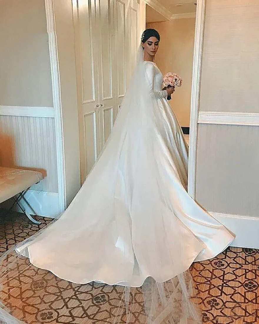 Plain Designed Satin Wedding Dresses Modest Long Sleeve Beteau Neckline Court Train Bridal Gowns Formal Robe de mariage Free shipping