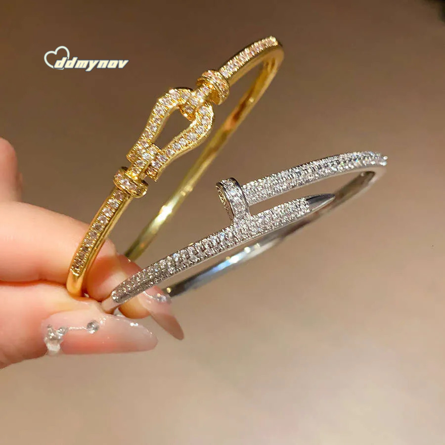 Bracelet Designer Luxury jewelry bangle for women Copper plated with 18K gold Dia Studded Open Bracelets High End Fashion Personality Design Holiday g