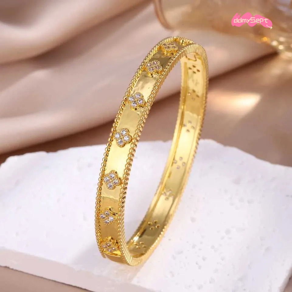 Flower Zircon Bracelet for Women Exquisite CZ Engagement Wedding Jewelry H11.21 ddmysept