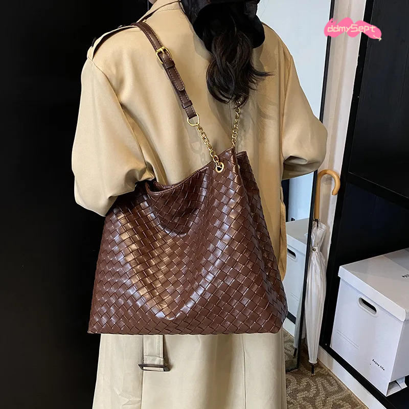 Luxury Brand Designer Korean Retro Casual Commuter Large Capacity For Women New Versatile Woven Pattern Single Shoulder Crossbody Bucket Bag H11.21 dd