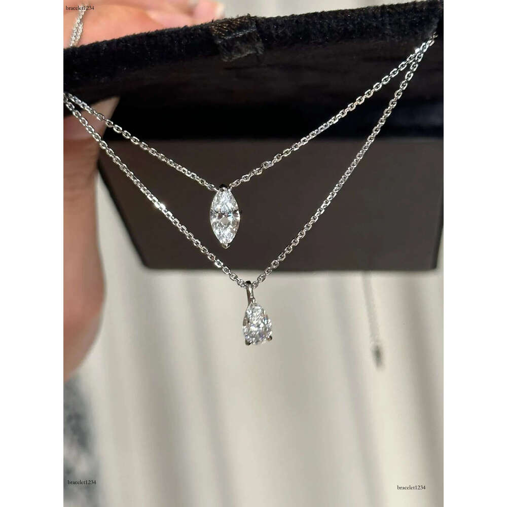 2024 Classical Top Sell Jewelry Heart Pendant Solitaire 100% Sterg Sier White Moissanite Dia Gemstones Party Women Clavicle Necklace Gift